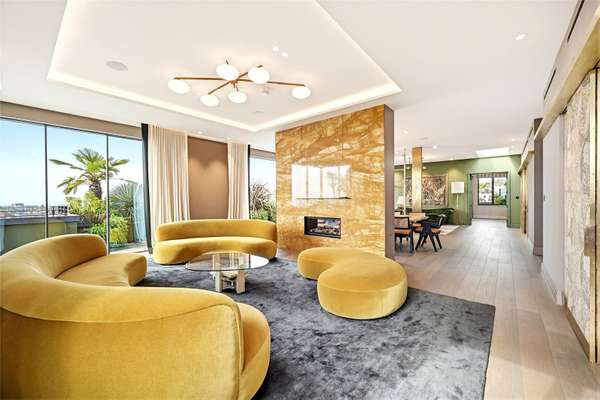 Flat New End in Greater London