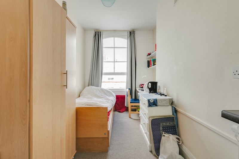 Room Ifield Road in Greater London