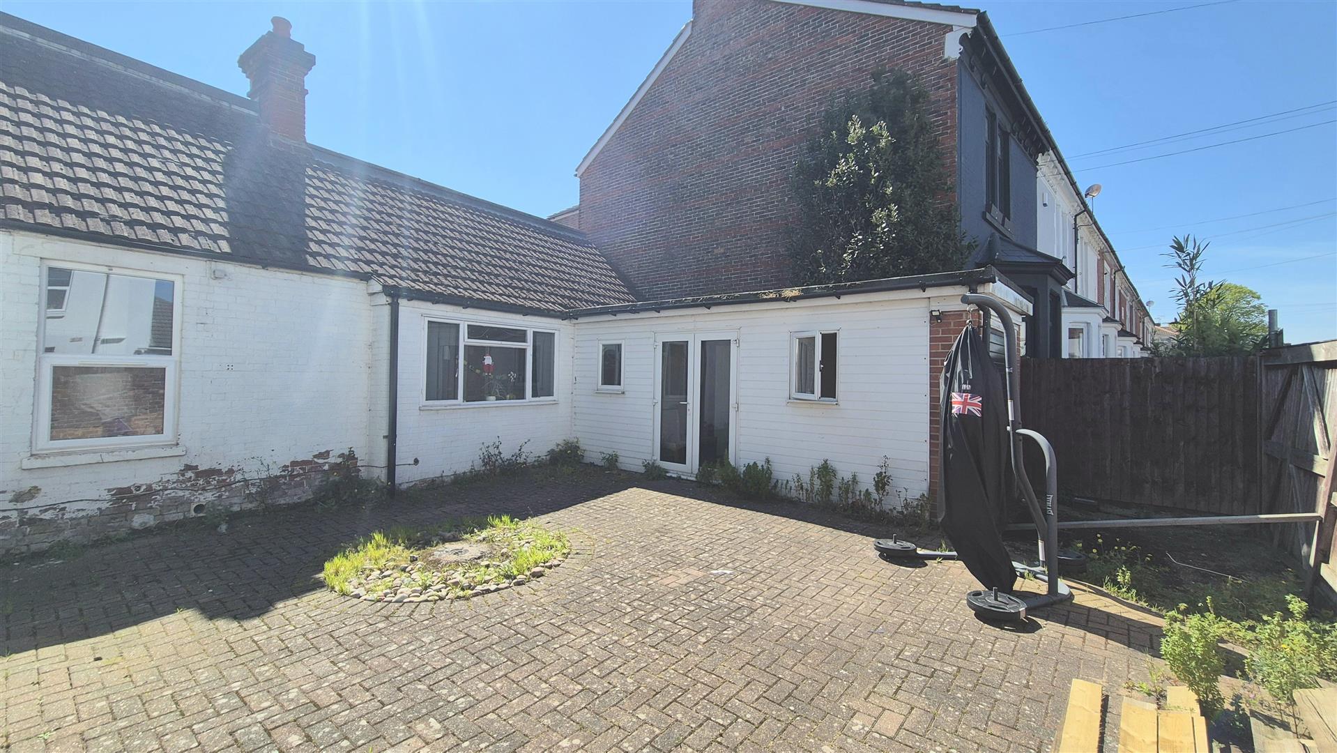 Room Cottage Grove in Portsmouth