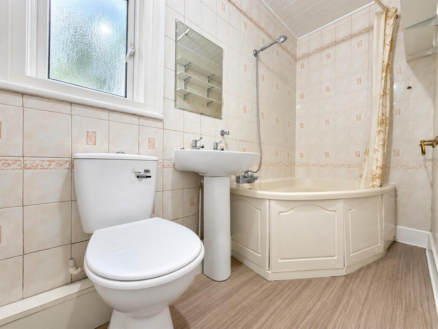 Flat Lower Mortlake Road in Greater London
