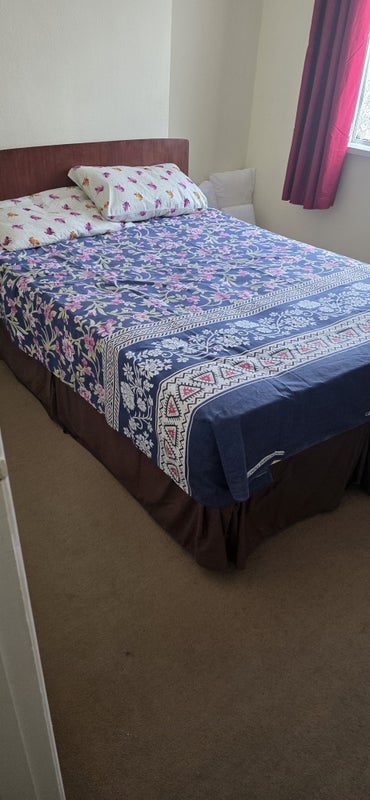 Room Charterhouse Road in Coventry