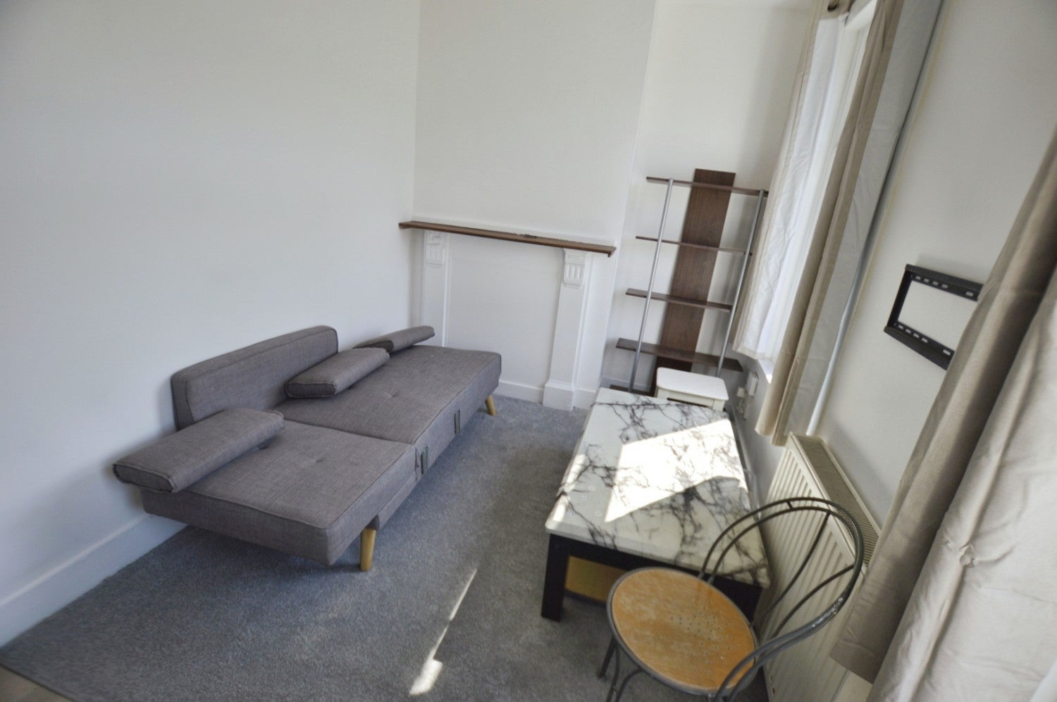 Flat Dundee Road in Greater London