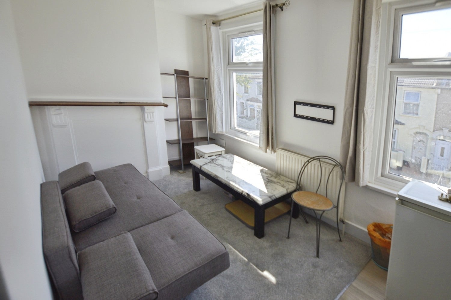 Flat Dundee Road in Greater London