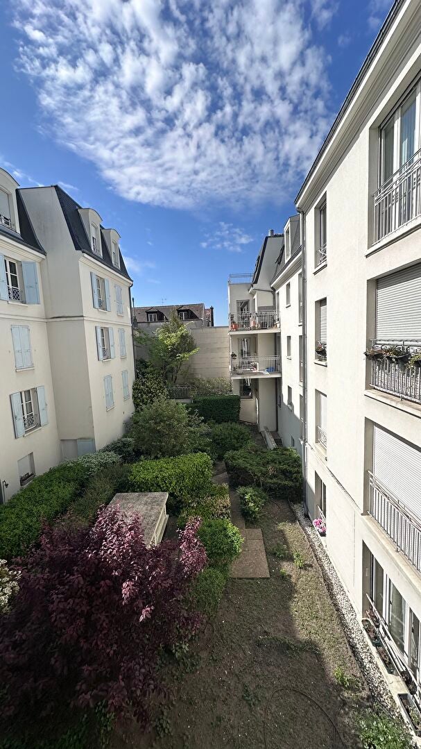 Flat Rue du Vieil Abreuvoir in Saint-Germain-en-Laye