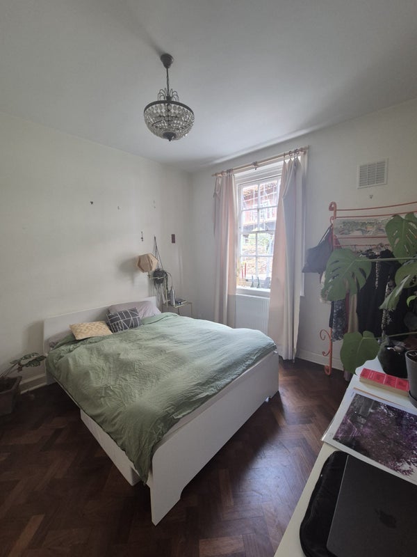 Flat Sancroft Street in Greater London