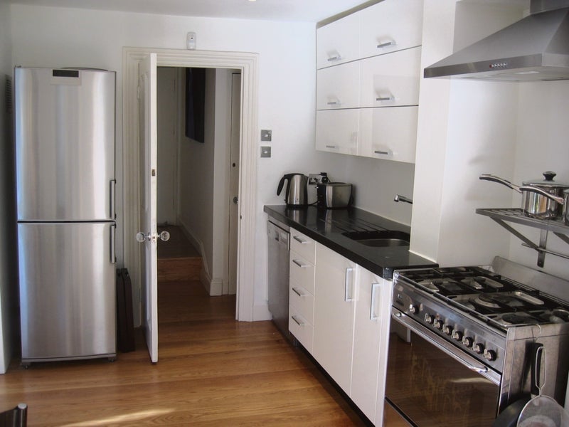 Flat Agamemnon Road in Greater London