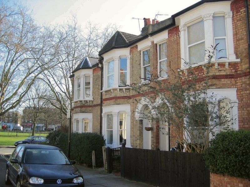 Flat Agamemnon Road in Greater London