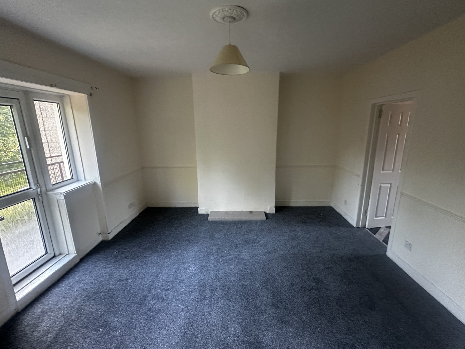 Flat Doonfoot Road in Glasgow
