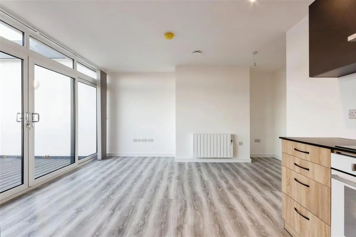 Flat Woodborough Road in Nottingham