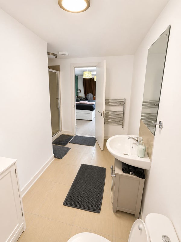 Room West Arbour Street in Greater London