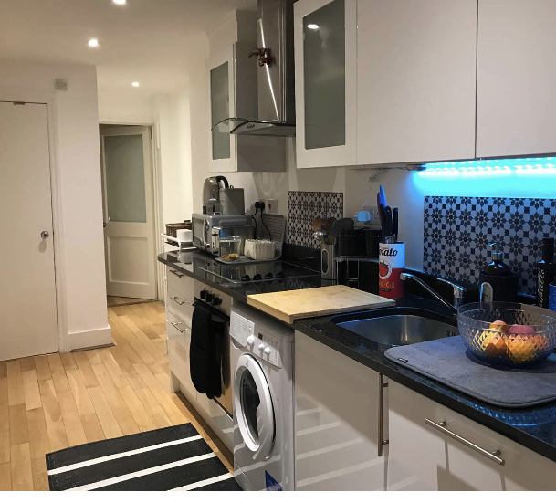 Room Finborough Road in Greater London