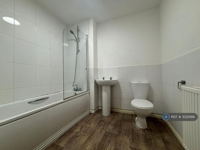 Flat Hexagon Close in Manchester