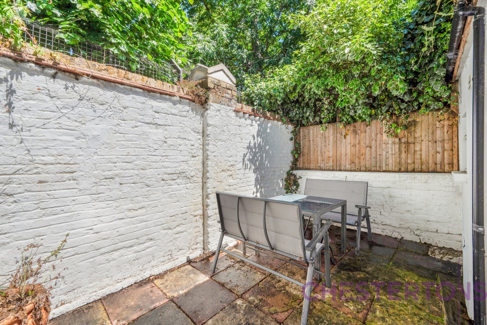 Flat Ropery Street in Greater London