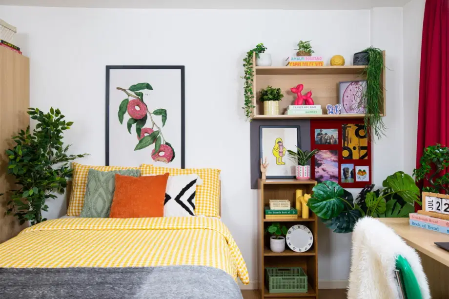 Flat Albion Place in Greater London