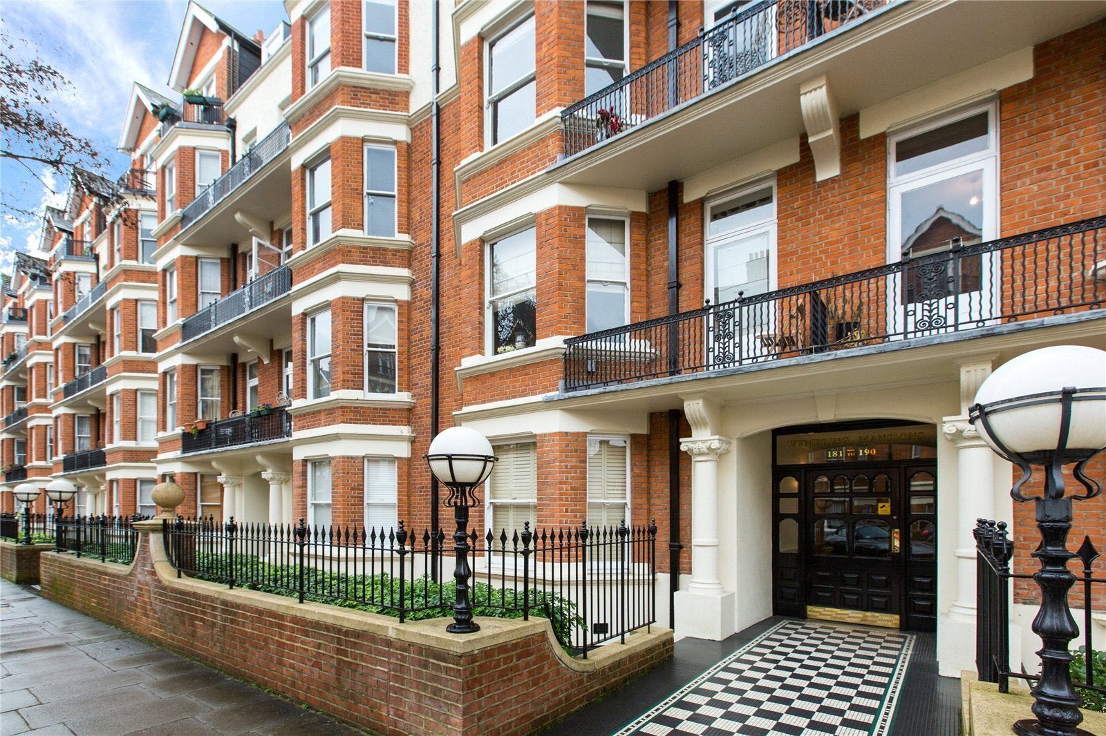 Flat Wymering Road in City of Westminster
