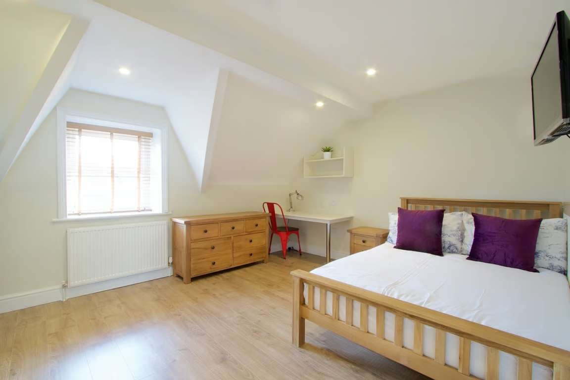 Flat Brudenell Mount in Leeds