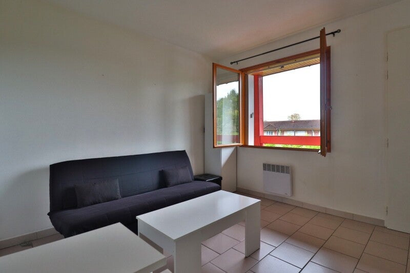 Flat Rue Jean de La Fontaine in Sainte-Savine