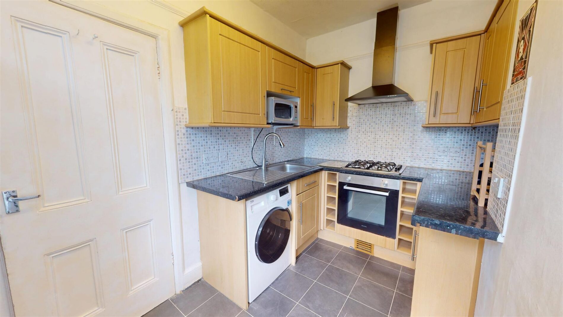 Flat Craignish Avenue in Greater London
