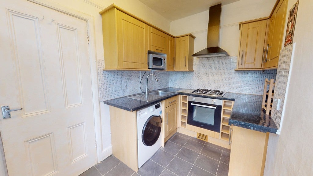 Flat Craignish Avenue in Greater London