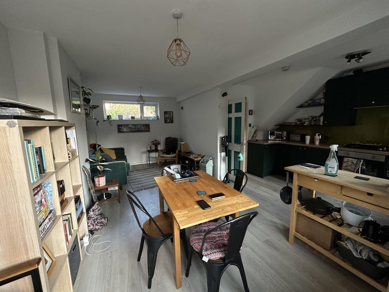 Room Henshall Street in Greater London