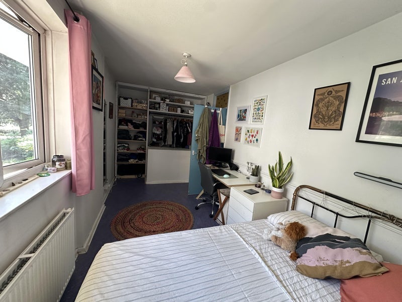 Room Henshall Street in Greater London
