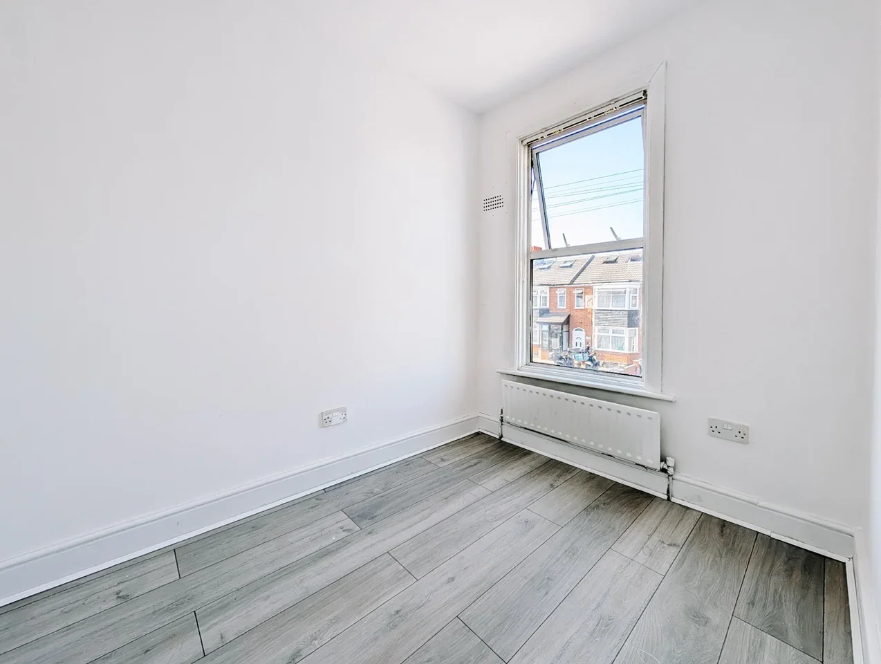 Flat Windsor Road in Greater London