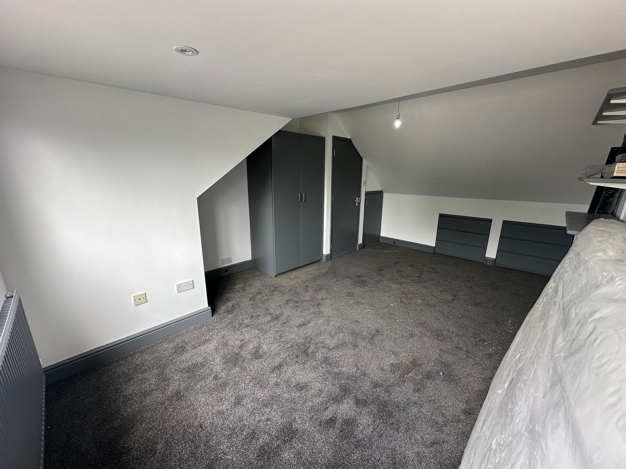 Room Mackintosh Place in Cardiff