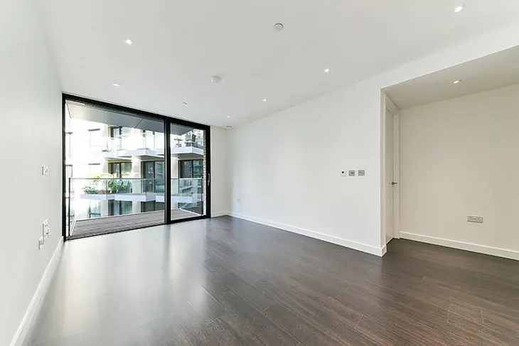 Flat Alie Street in Greater London
