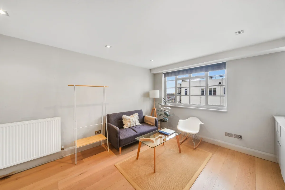 Flat Bray Place in Greater London