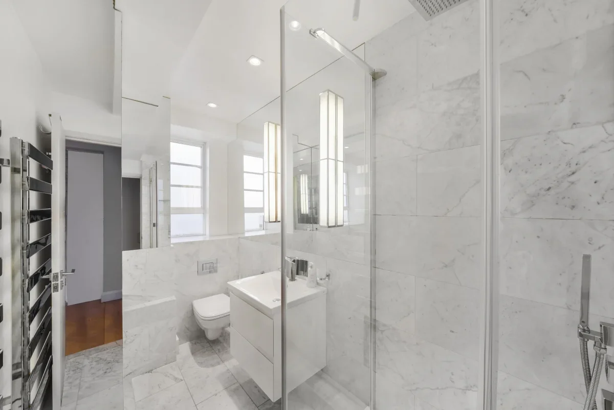 Flat Bray Place in Greater London