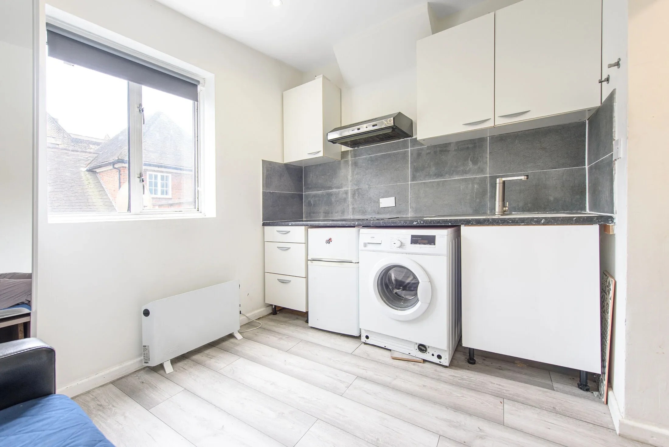 Flat Hemstal Road in Greater London