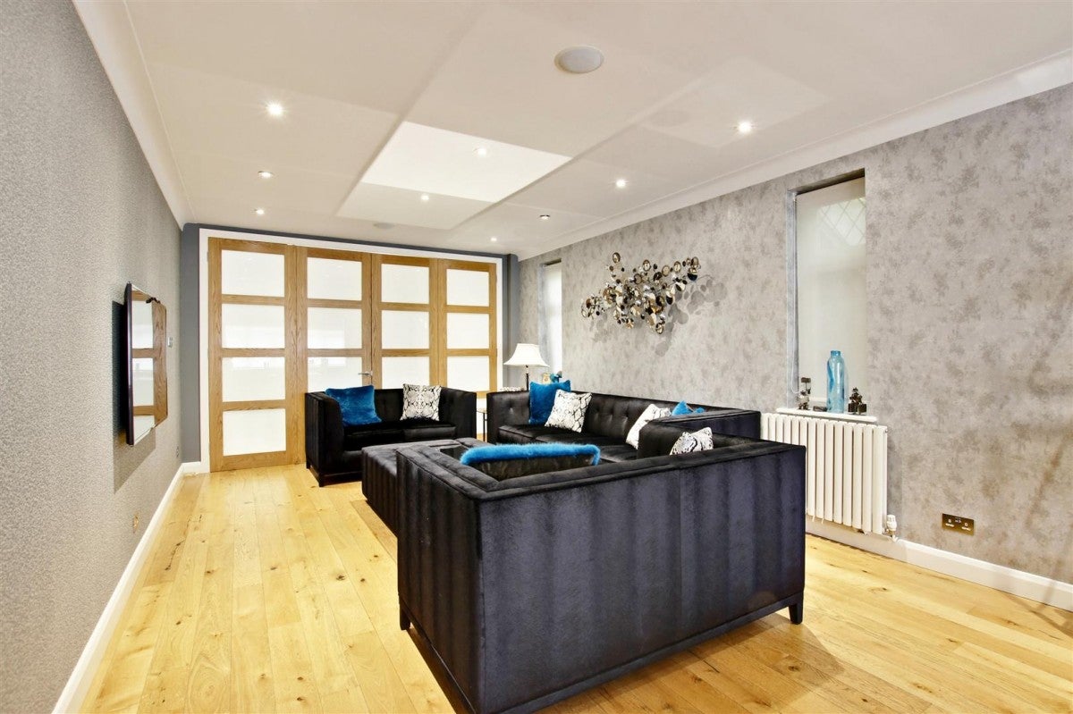 House The Reddings in Greater London