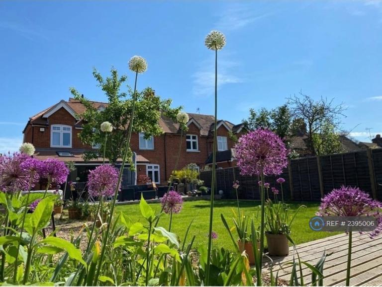House Guildford Road in Guildford
