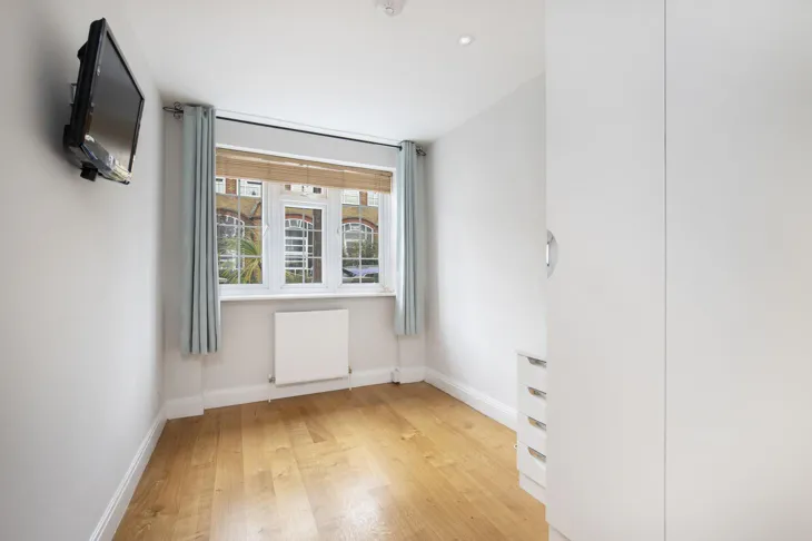 Flat Effra Road in Greater London