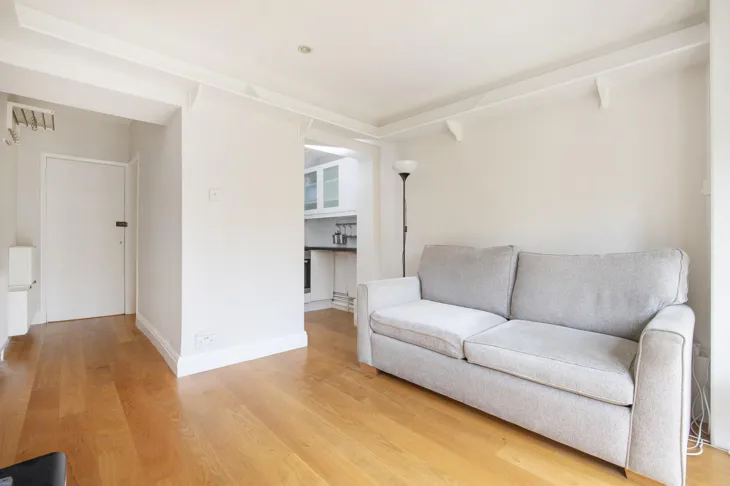 Flat Effra Road in Greater London