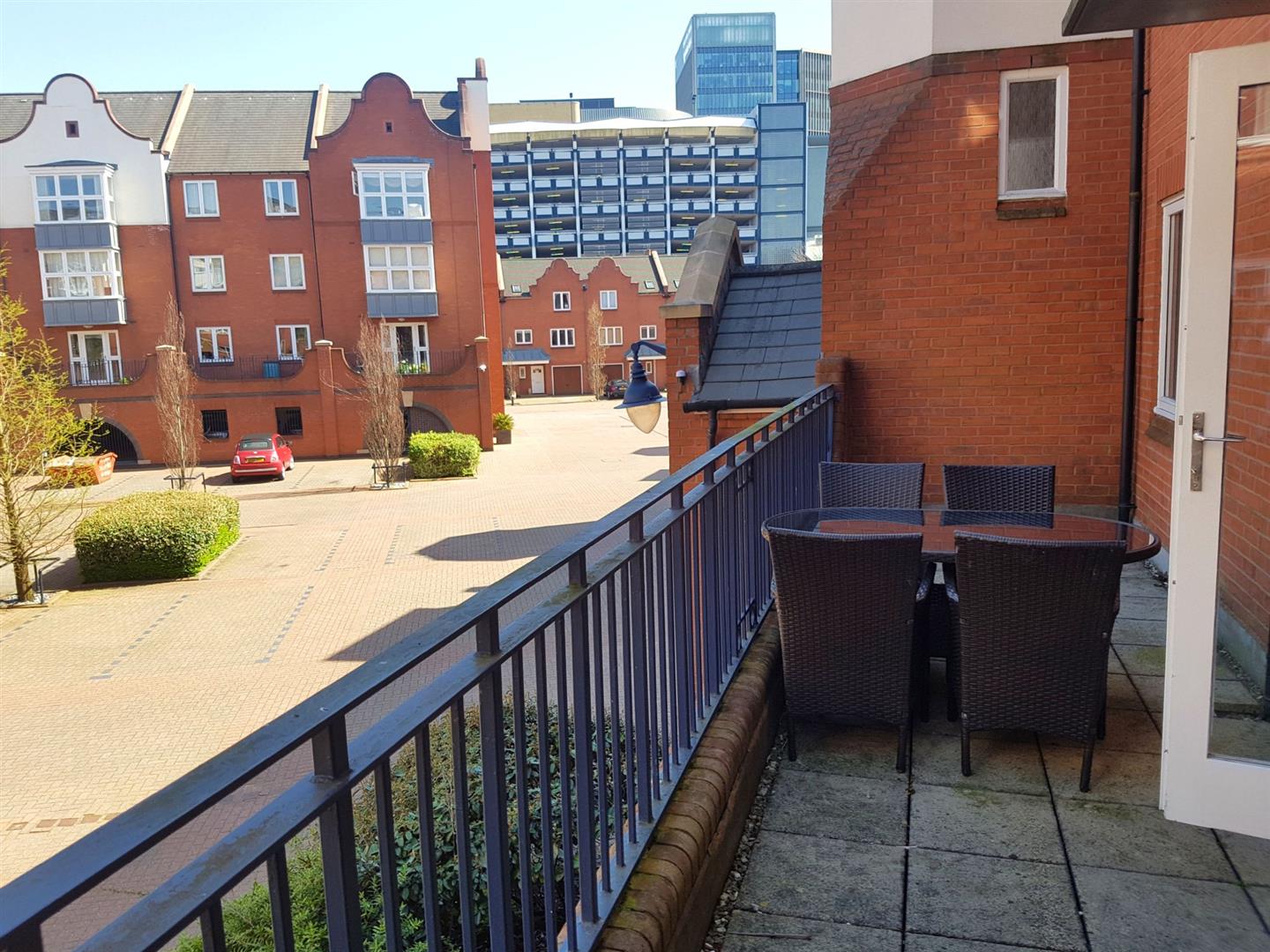 Flat Sheepcote Street (BUS GATE) in Birmingham
