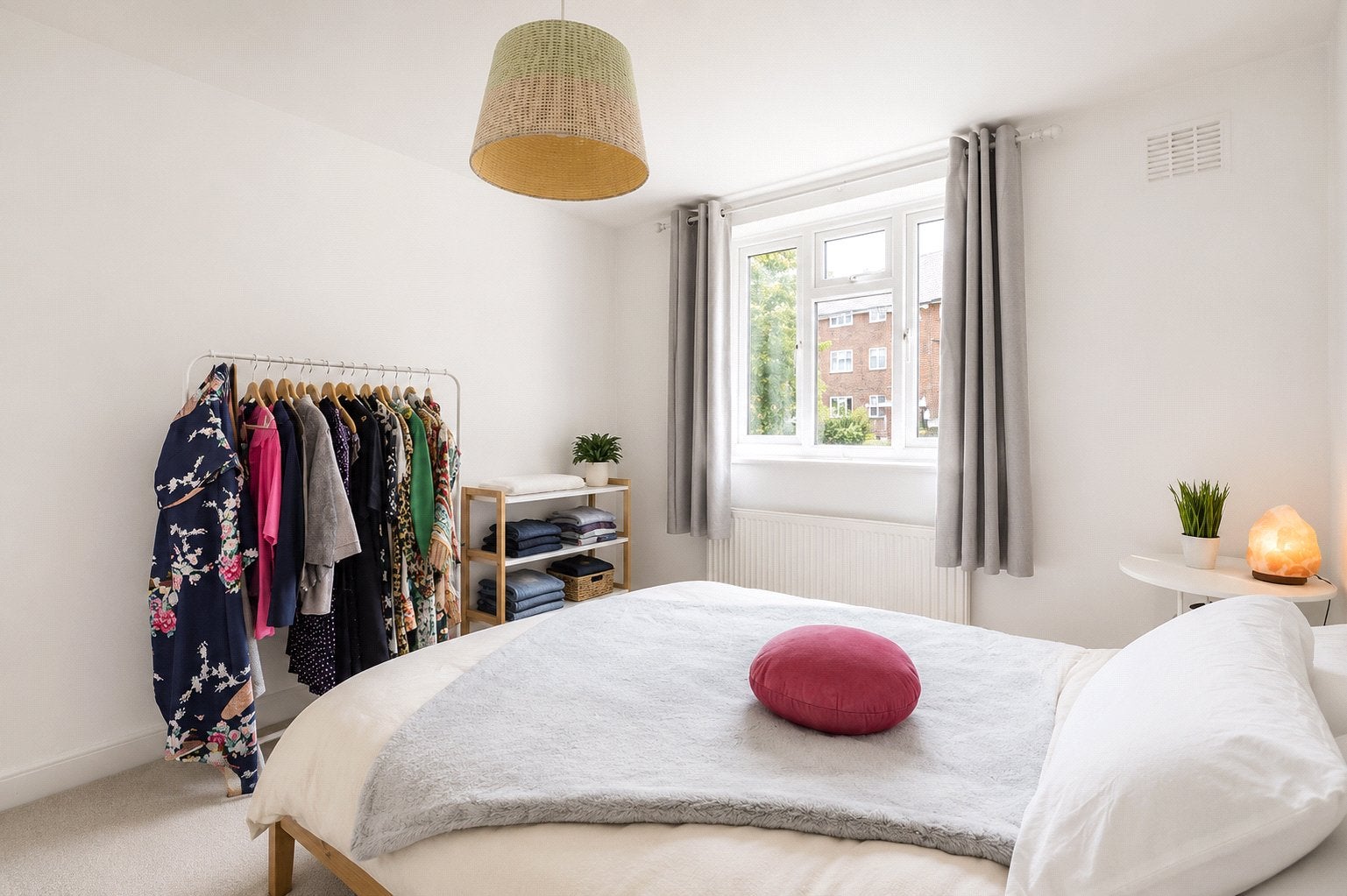 Flat Chartfield Avenue in Greater London