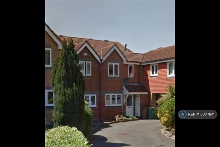 House Chiltern Close in Greater London