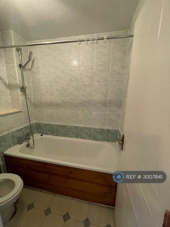 House Chiltern Close in Greater London