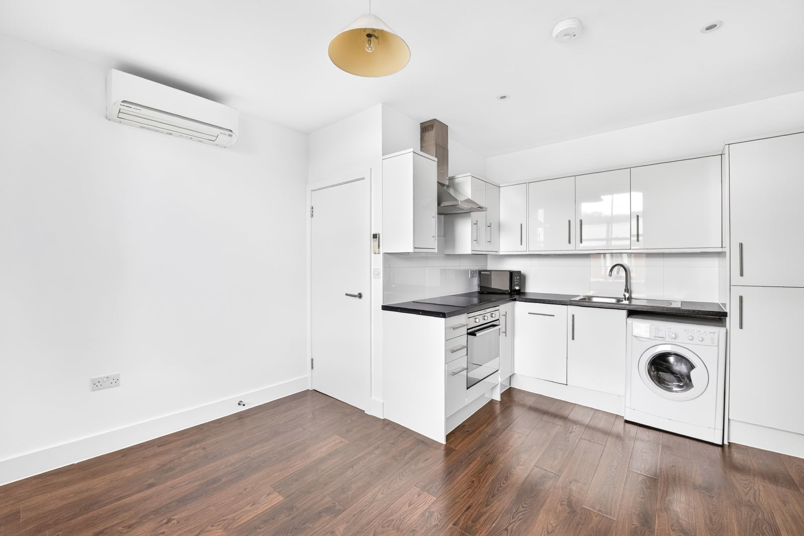 Flat Bethnal Green Road in Greater London