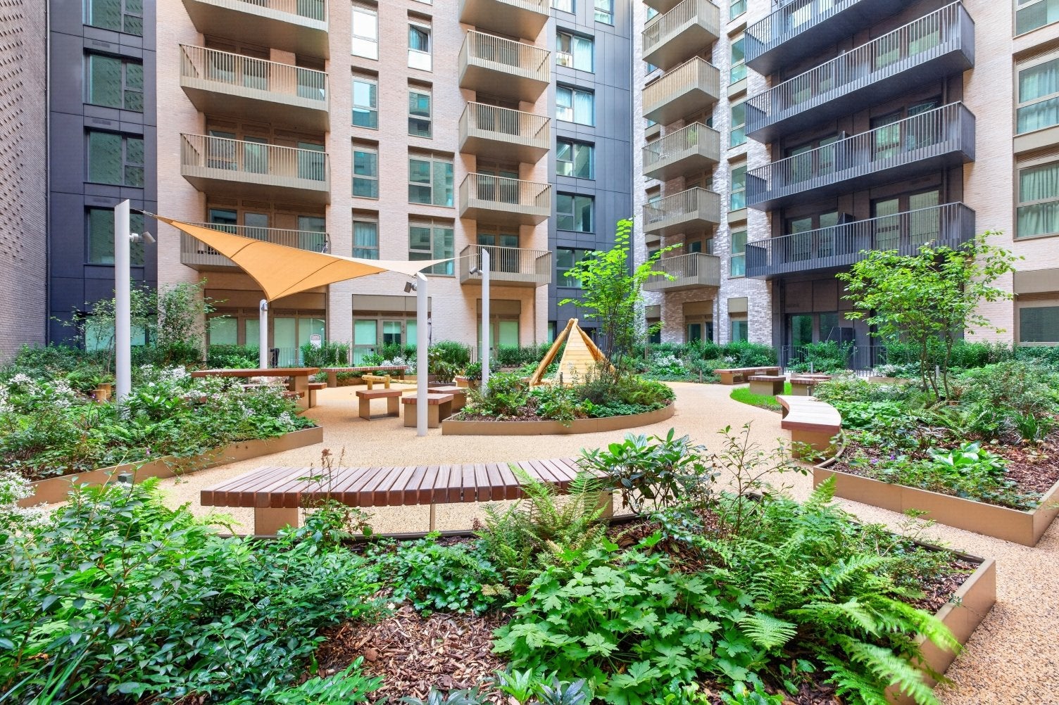 Flat Gasholder Place in Greater London