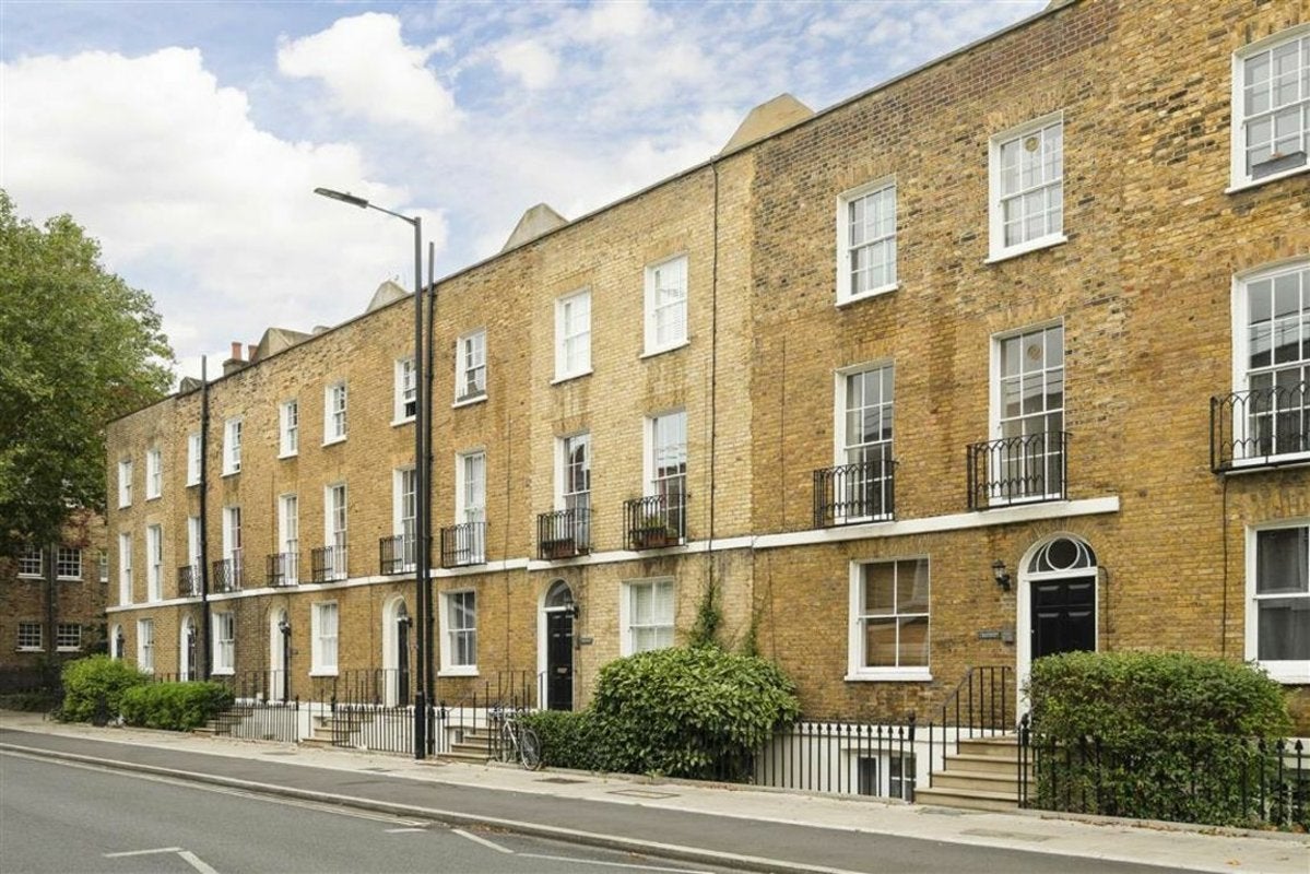 Flat Queensbridge Road in Greater London