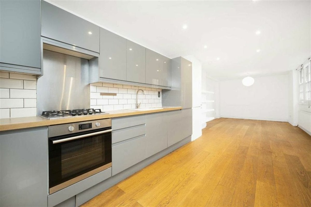 Flat Queensbridge Road in Greater London