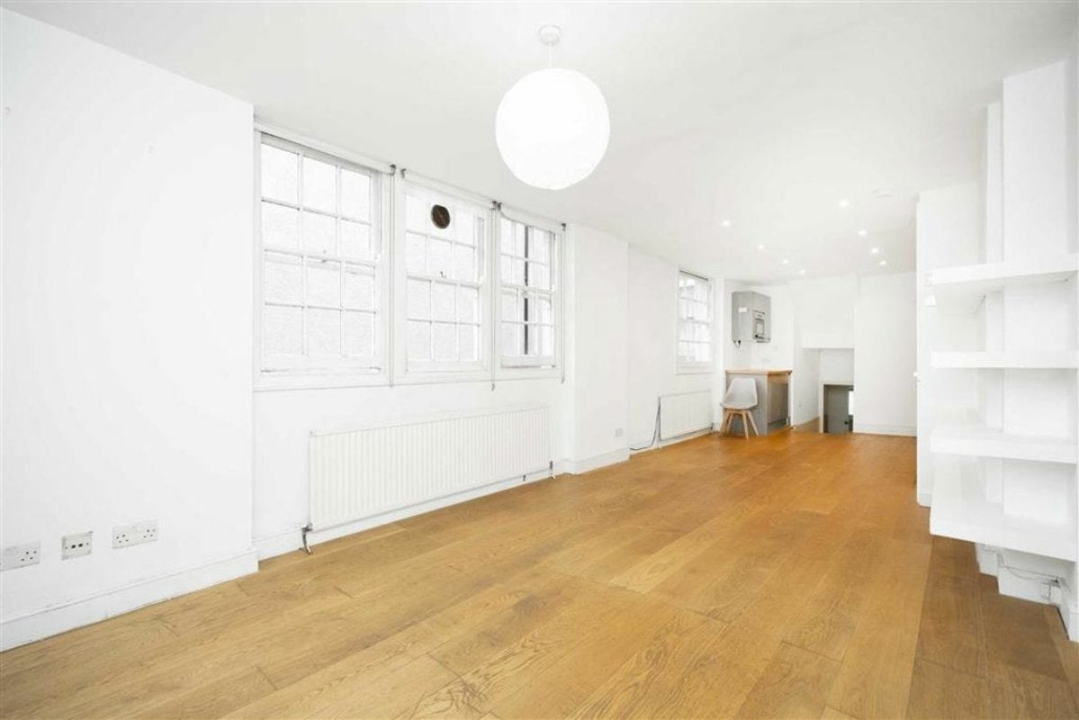 Flat Queensbridge Road in Greater London
