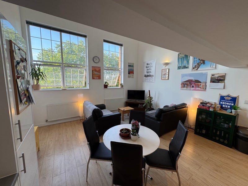 Room Holbrook Road in Greater London