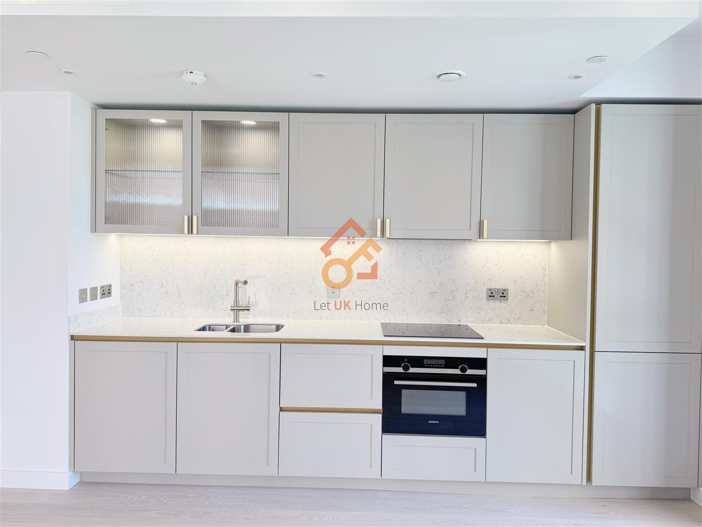 Flat TOTTERIDGE COMMON in London