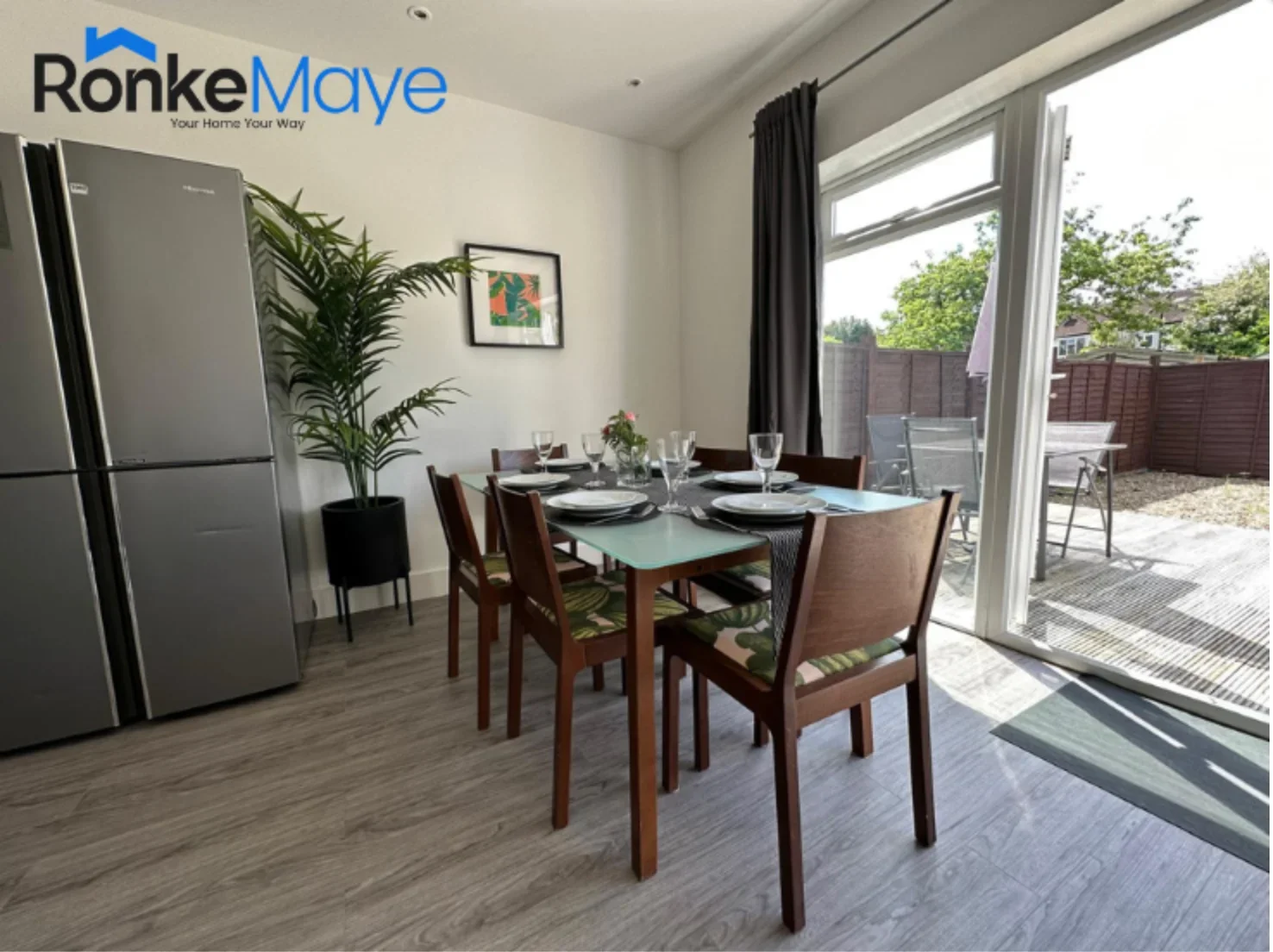 Room Braeside Road in Greater London