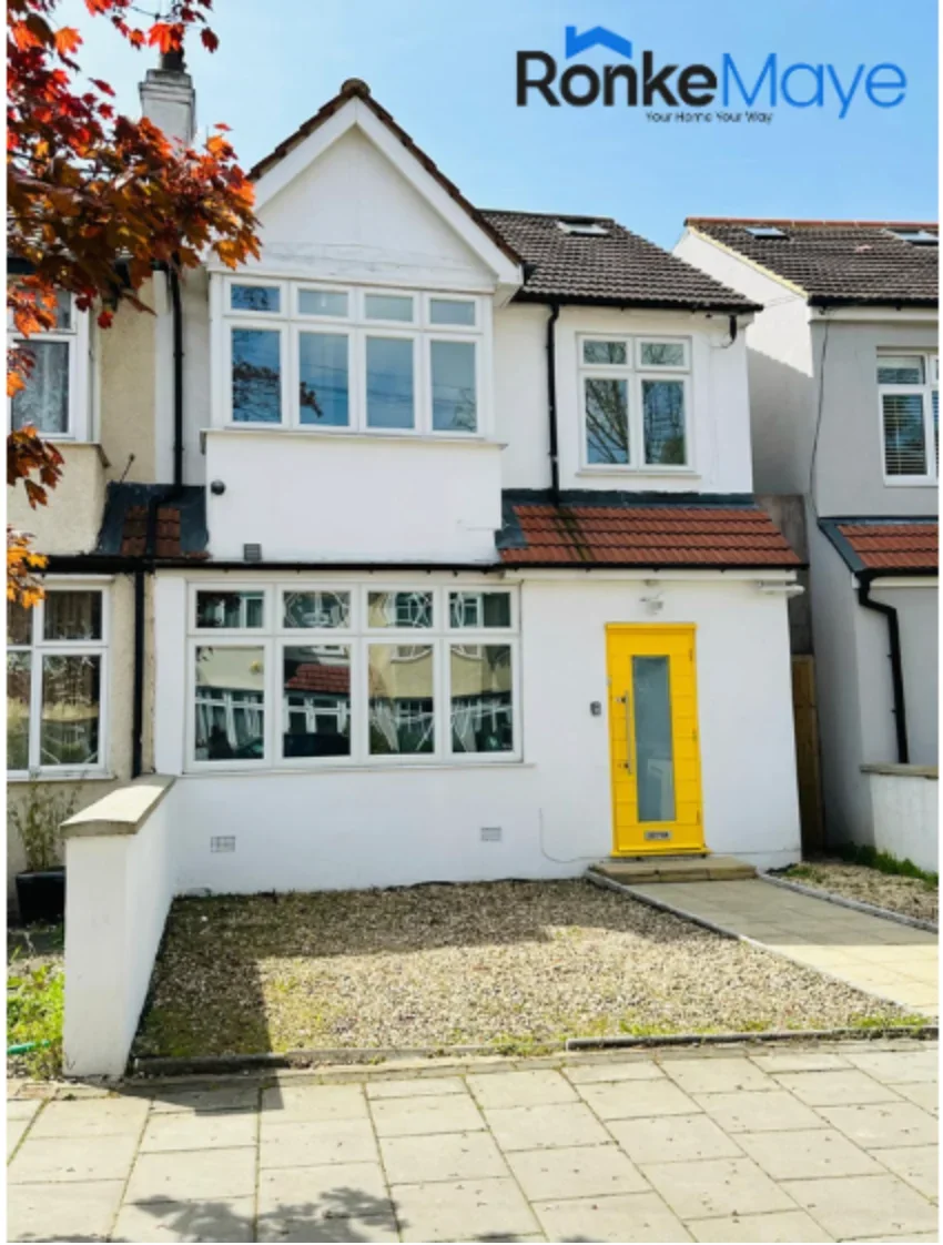 Room Braeside Road in Greater London