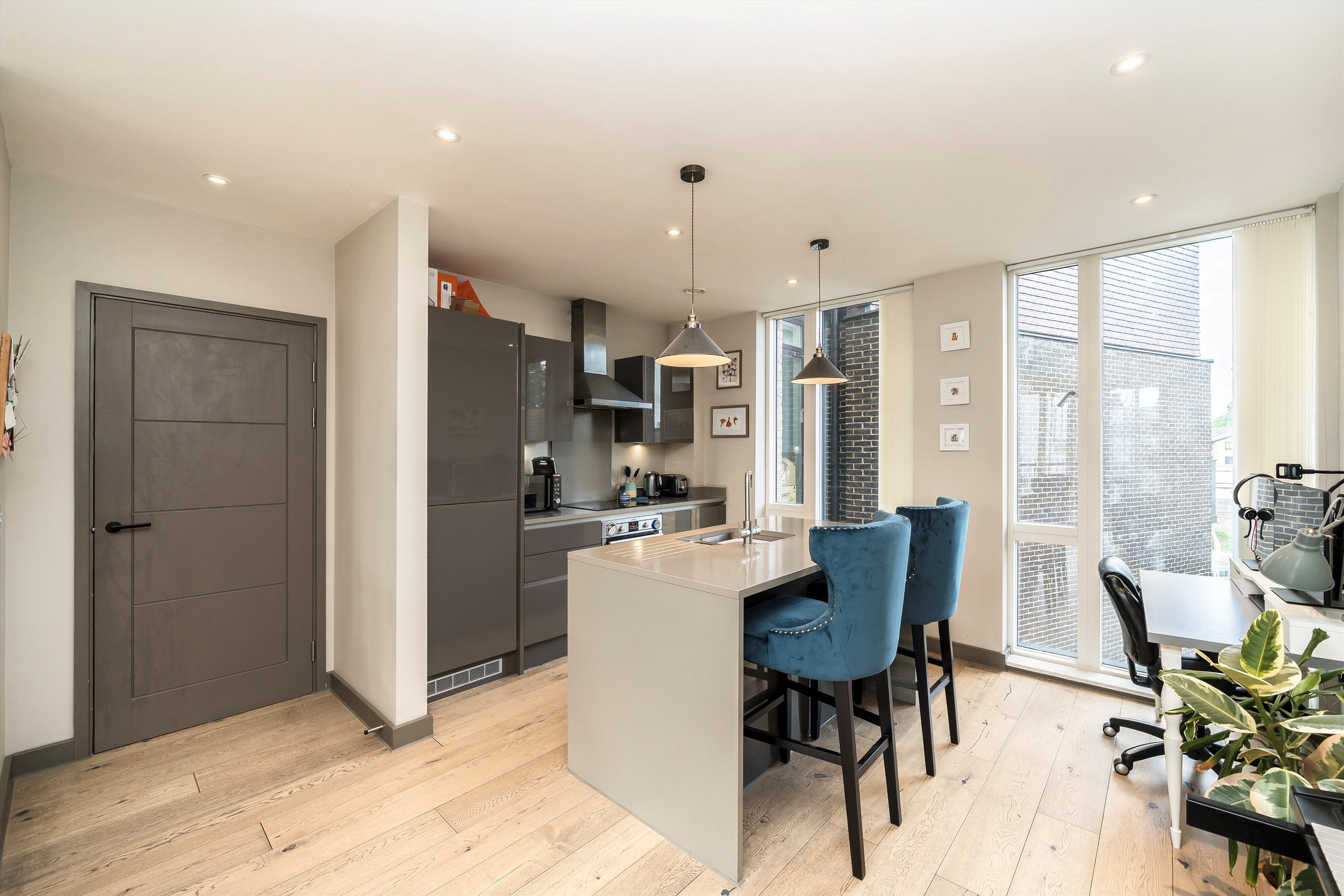 Flat Brockley Road in Greater London