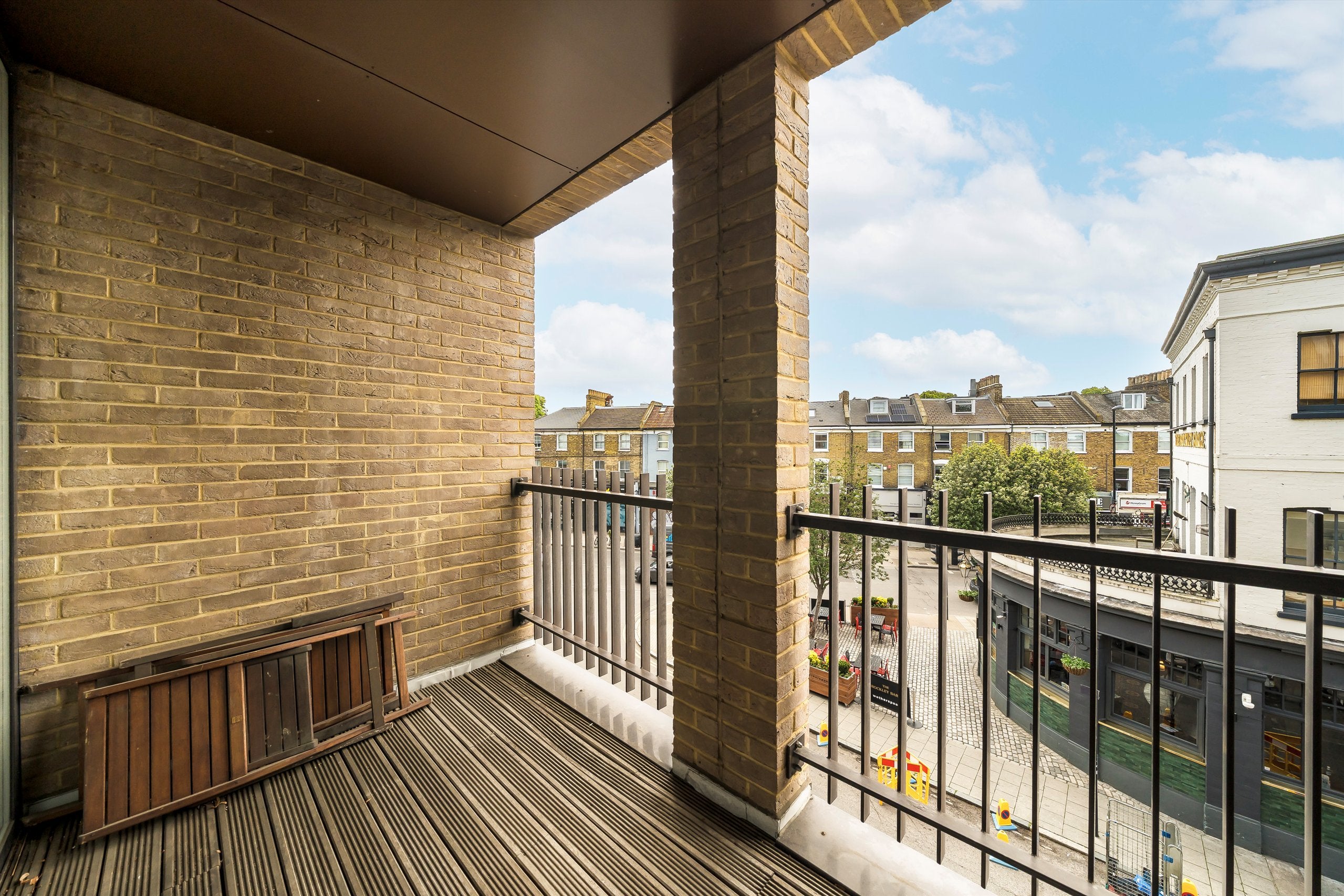 Flat Brockley Road in Greater London